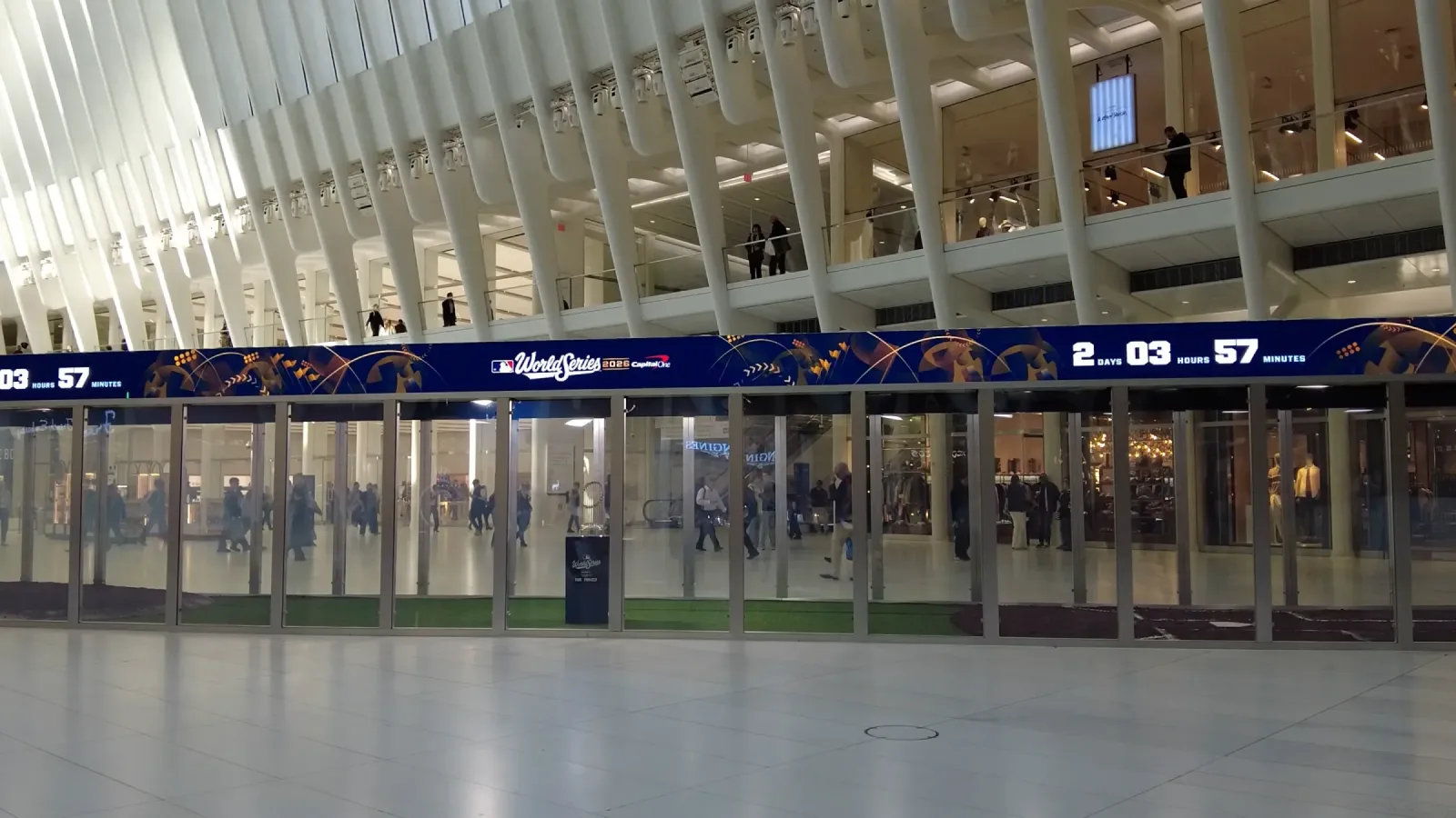 Clear Smart Plexi® box at the Oculus, powered on