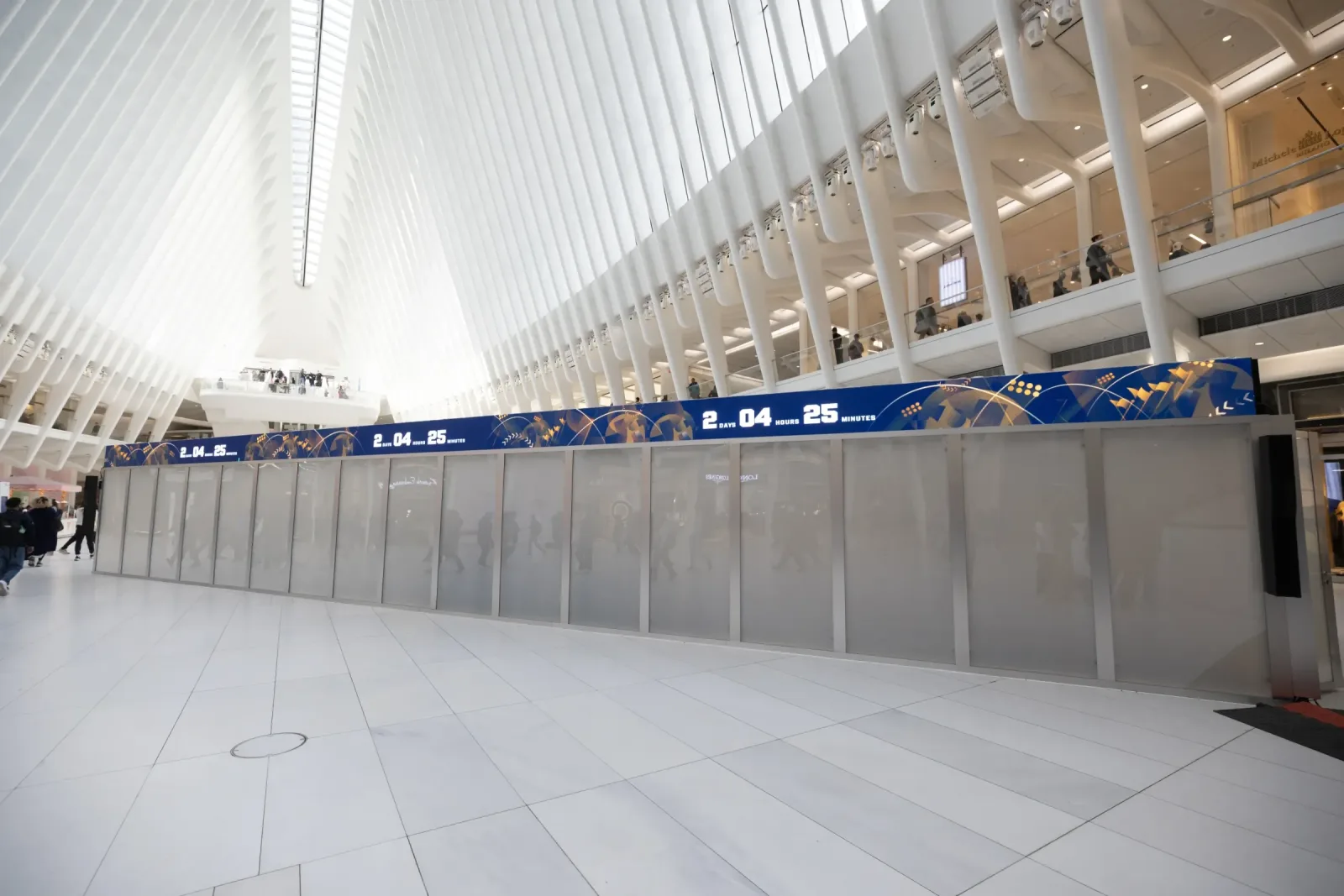 Smart Plexi® panels powered off for privacy under the World Series countdown